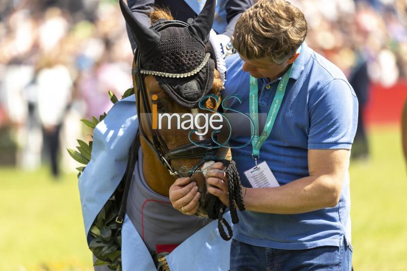 dressage PrizeGiving_Hamburg_20240512_SS350560.jpg